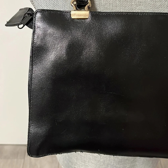 Vintage Shoulder Bag Gold Hardware - Picture 6 of 15